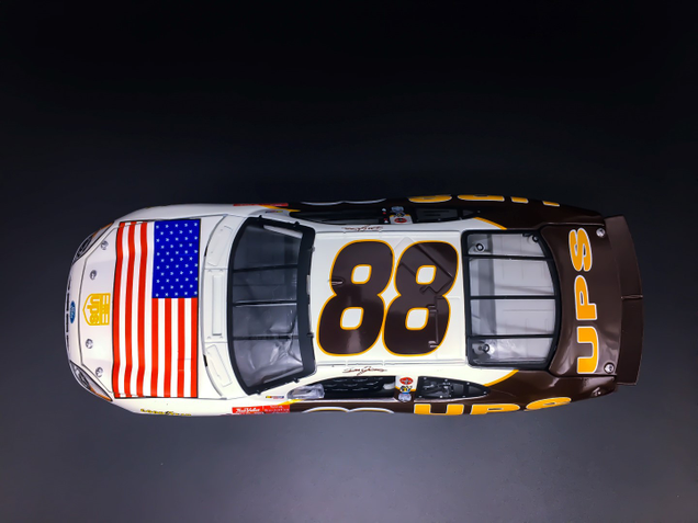 Illustration for article titled 9-11 Memorial Flag Car